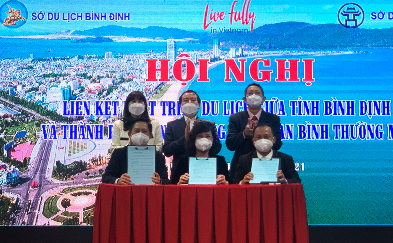 Hanoi, Binh Dinh cooperate to develop tourism in new normal period